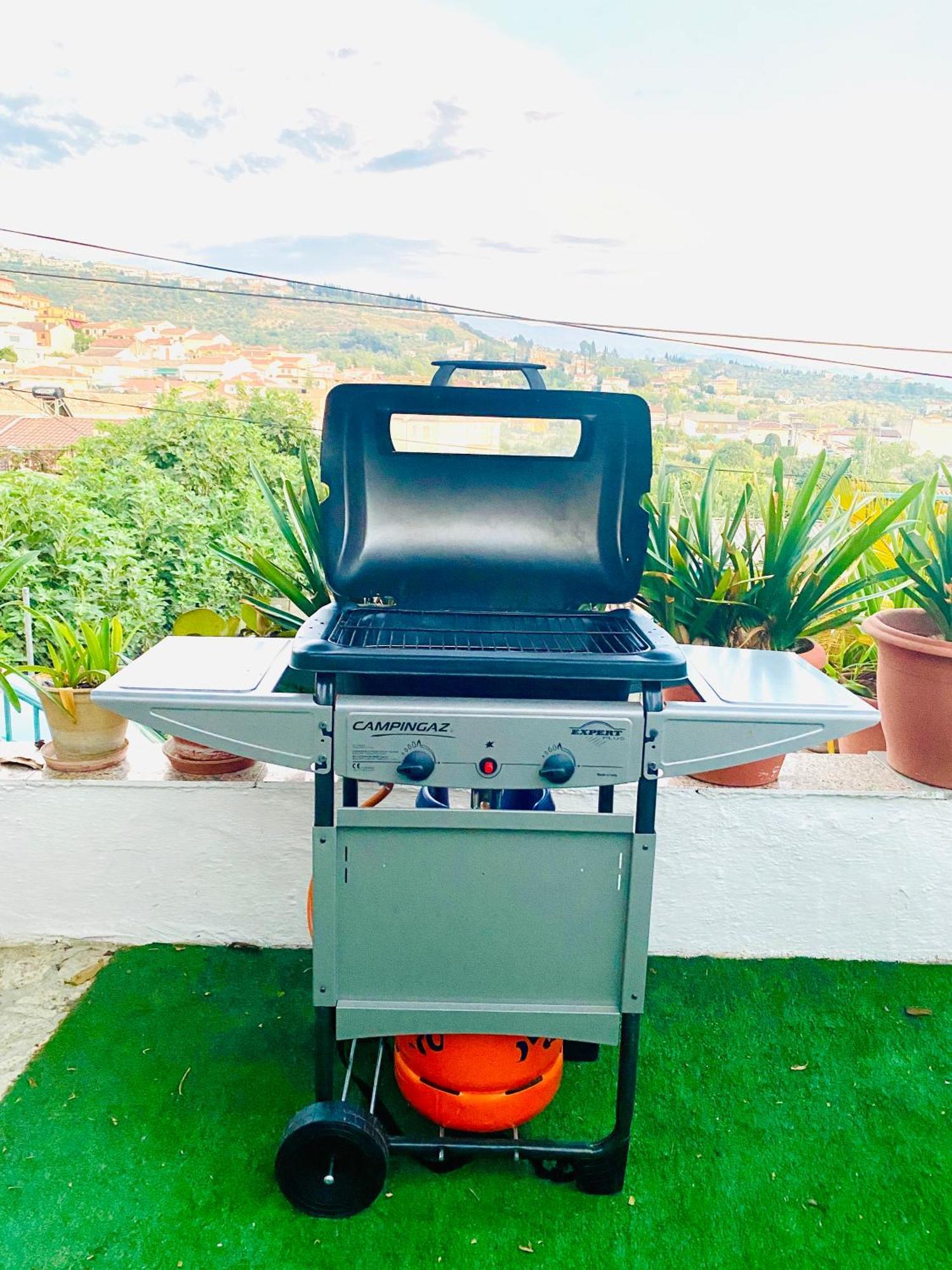 Super Casa Al Lado De Granada Holiday home *